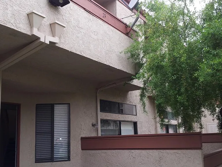 23 Brownfield Ln — Photo 2