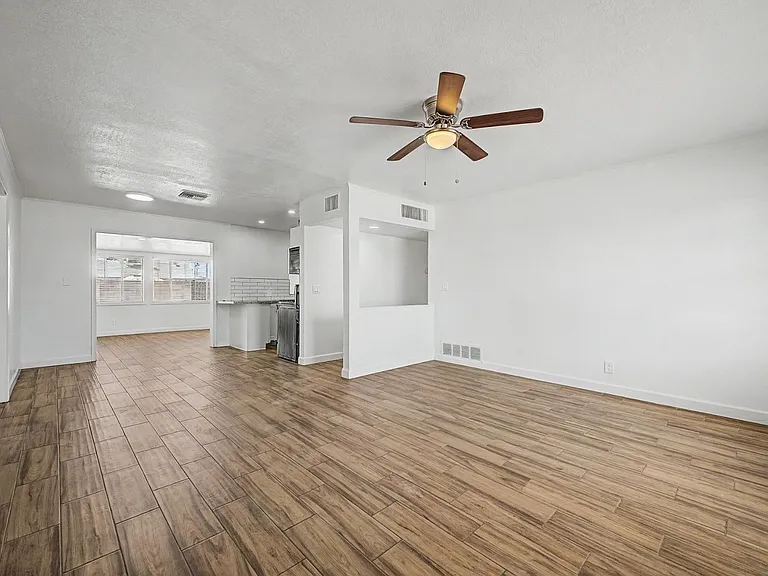 3519 W Orchid Ln — Photo 7