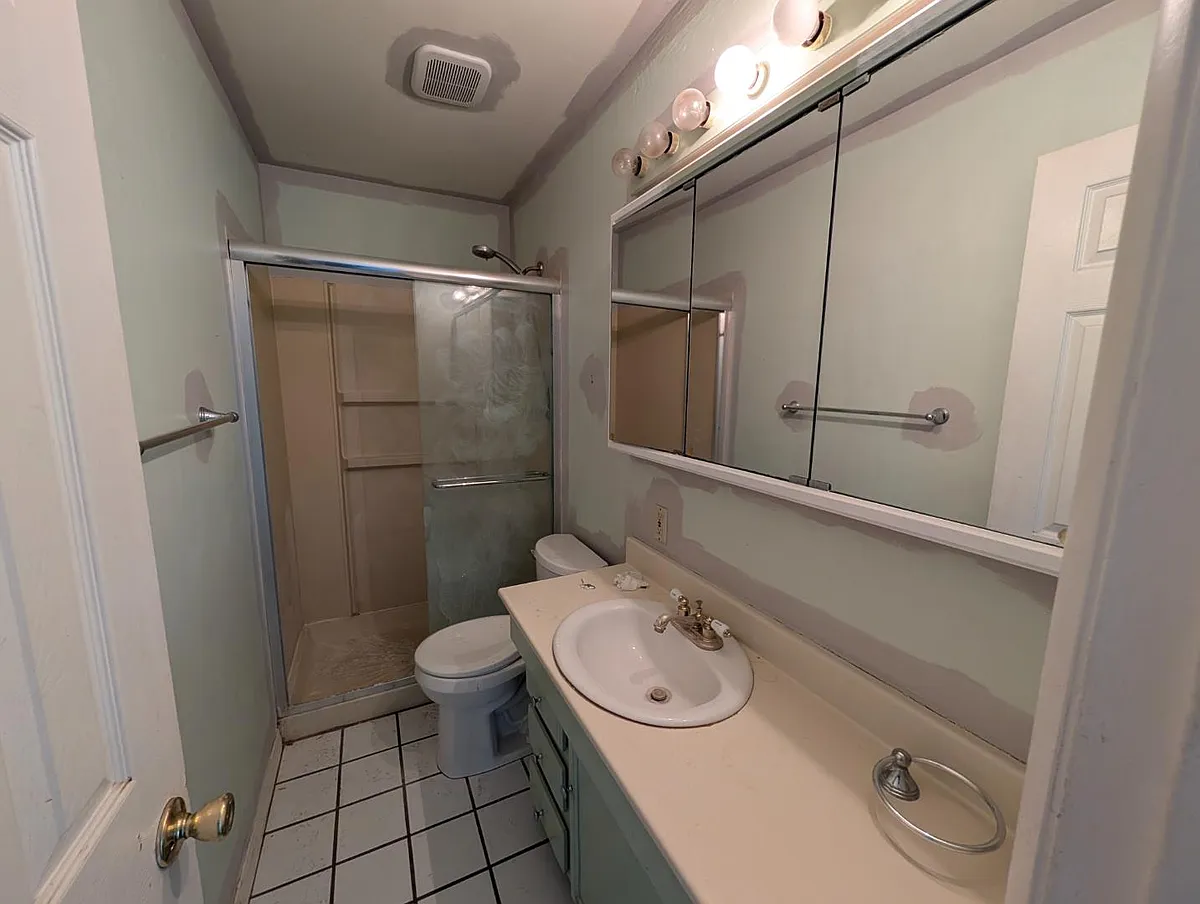 Unit Photo - 3021 Woodmont Dr