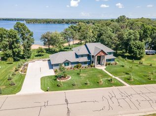 1571 Long Lake Dr, Detroit Lakes, MN 56501