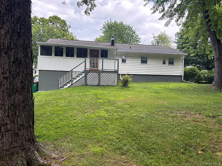 239 Vineyard Ave — Photo 3
