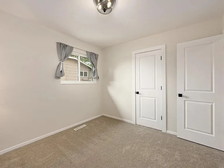 909 Willshire Dr — Photo 24