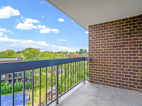3rd image of 2 Bay Club Dr APT 6K