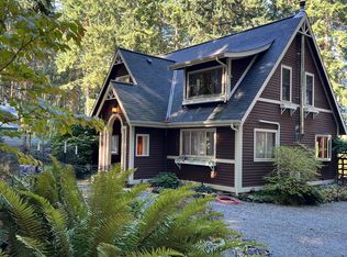 5261 Rose Ave NE, Bainbridge Island, WA 98110