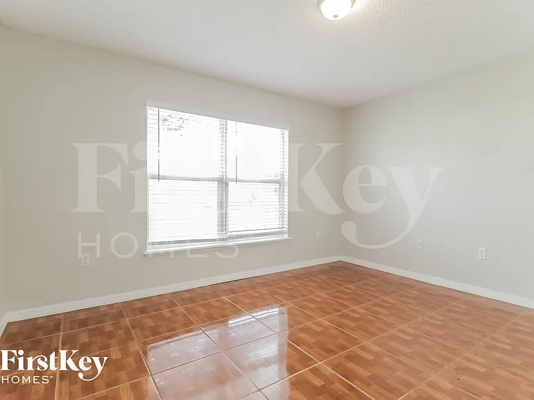 253 McKay Blvd — Photo 12