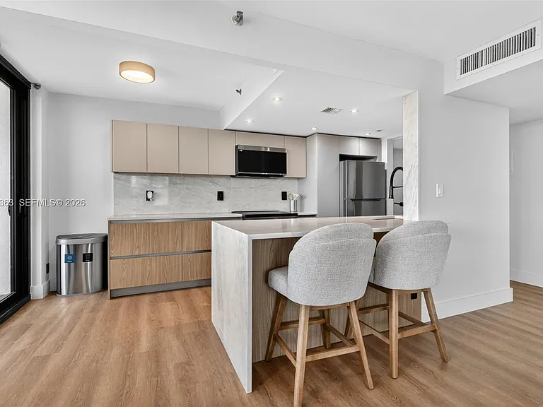 2555 Collins Ave #1812 — Photo 7