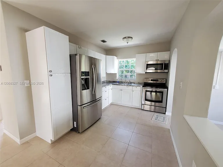 70 NW 33rd St — Photo 13
