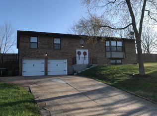 1868 Cottonwood Dr, Imperial, MO 63052