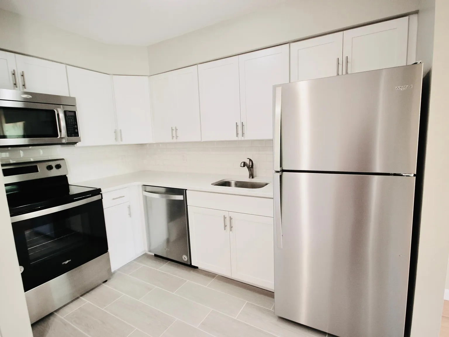 2 bed, 1220 sqft, $2,650 — Photo 2
