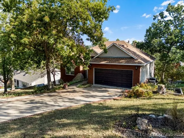 1381 Forest Ln, Catoosa, OK 74015