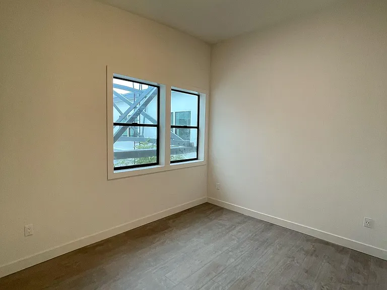 2040 Solano Way #5 — Photo 9