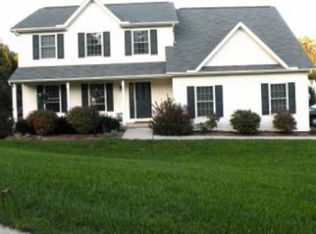 15 Hilltop Dr, Etters, PA 17319