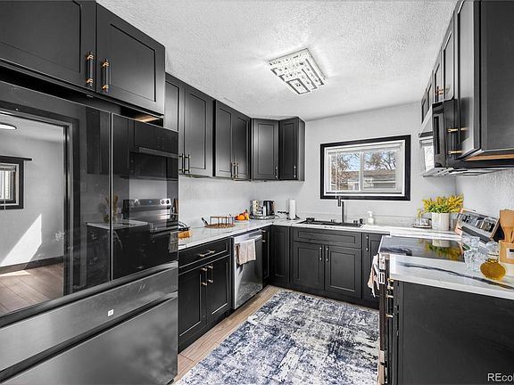 3rd image of 1467 N Main Street