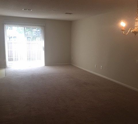 4th image of 1002 Settlement Dr