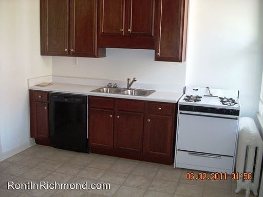5th image of 2418 Grove Ave