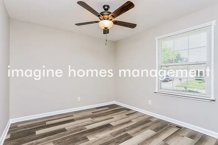 306 Oakfield Dr — Photo 9