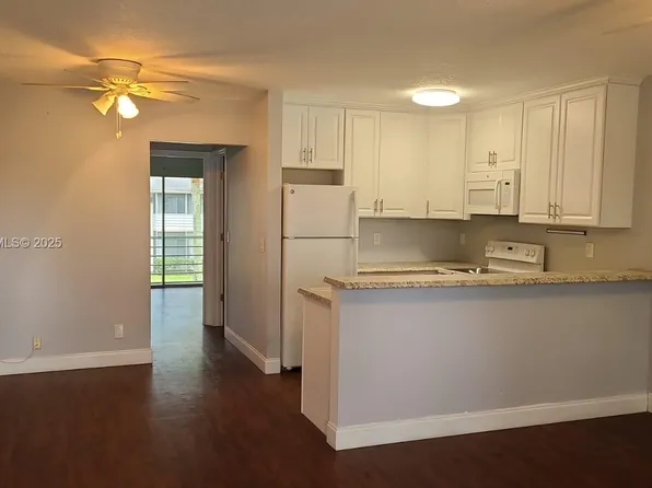 47 Waltham E #B, West Palm Beach, FL 33417