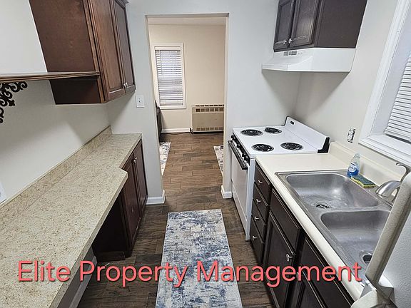 2nd image of 1444 1/2 Donovan St