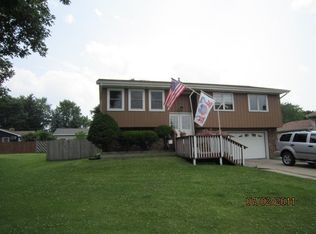 411 E 34th Ct, Griffith, IN 46319
