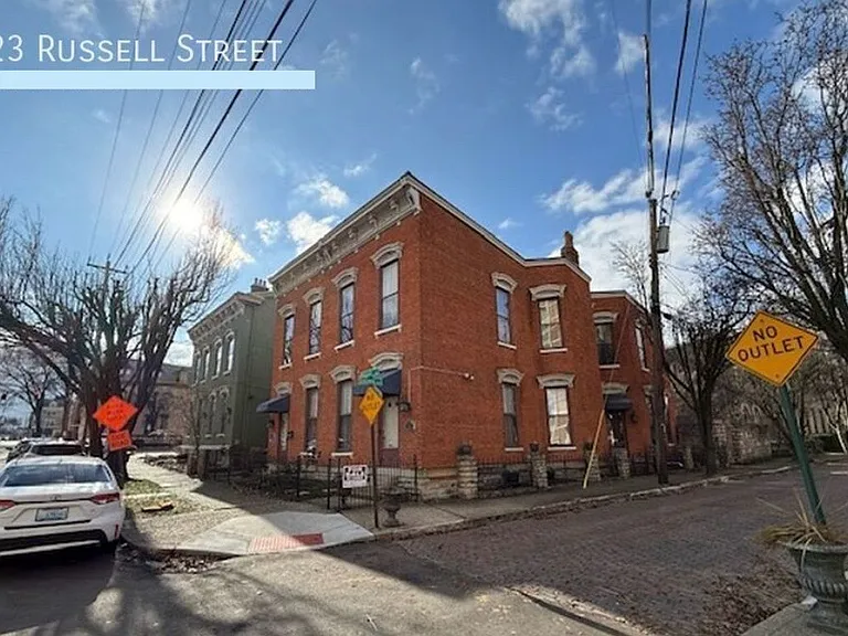 425 Russell St #1/2 — Photo 12