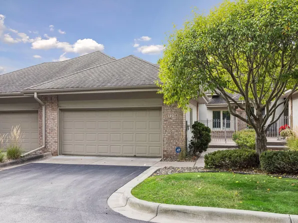 7238 Lewis Ridge Pkwy, Edina, MN 55439