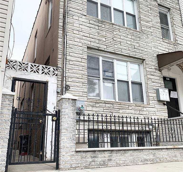 1st image of 3613 Greenpoint Ave