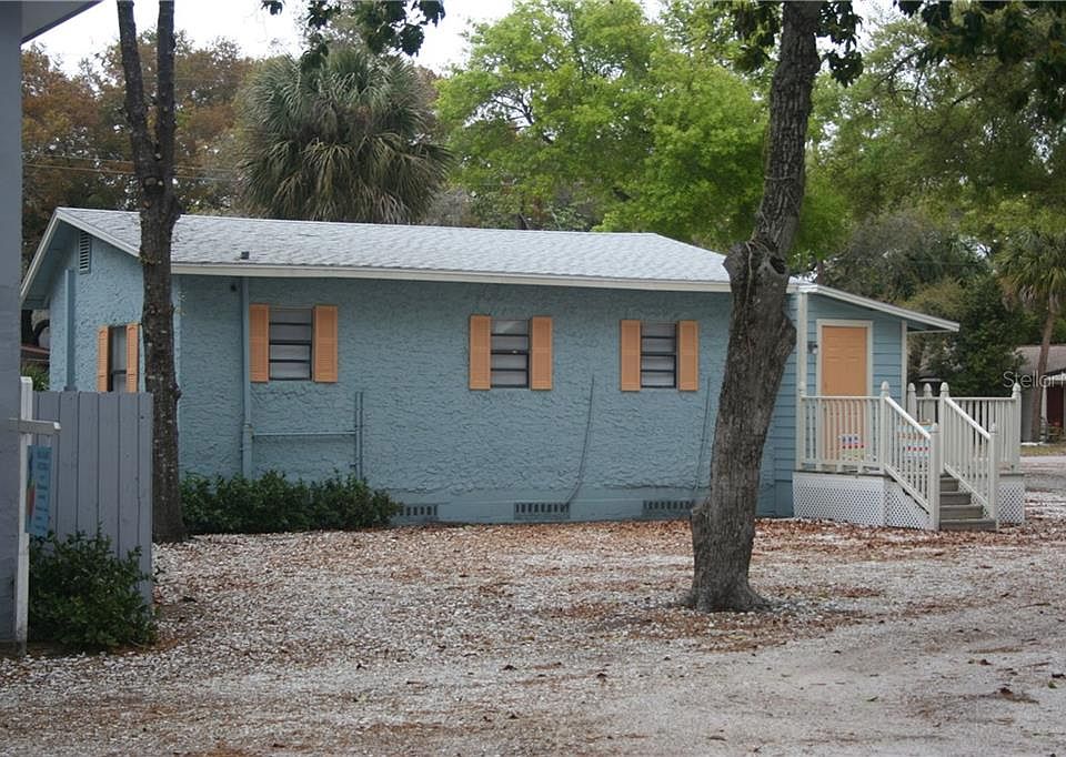 2nd image of 1852 4th St