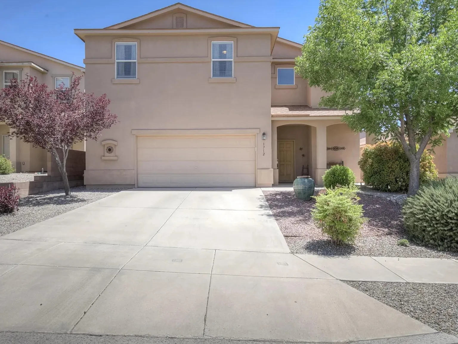 5 bed, 2.5 bath, 3019 sqft, $2,800 — Photo 2