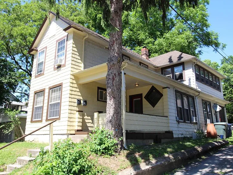 2690 Neil Ave — Photo 1