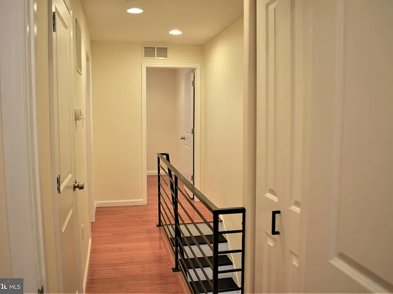 2132 Sigel St — Photo 13