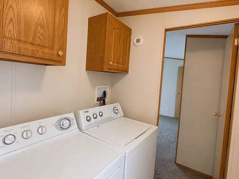 1 E Manor St #1B — Photo 7
