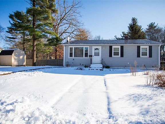 2nd image of 7 N Glen Dr