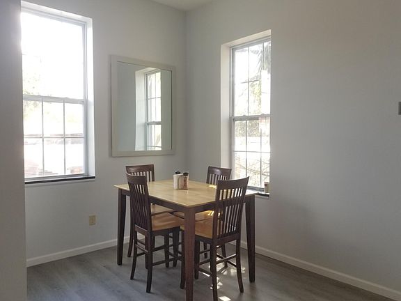Dining area in the kitchen.