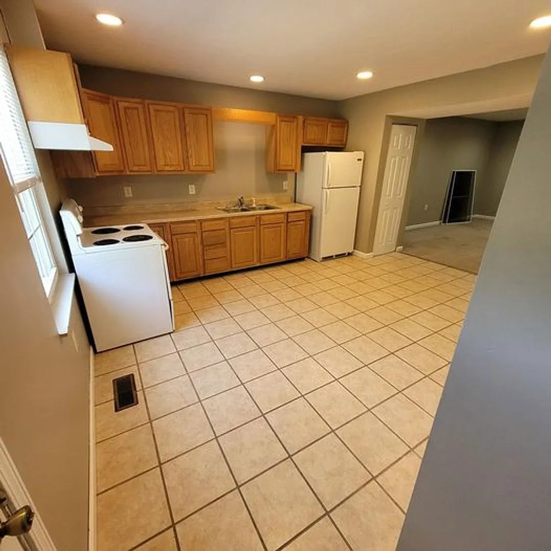 Chelyan Apartments — Photo 3
