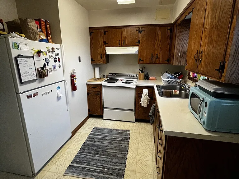 1215 State St #5 — Photo 5