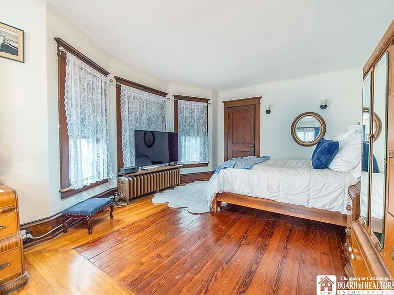 98 Forest Ave — Photo 22