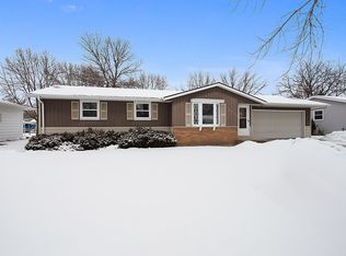 2465 Morgan Ln, Green Bay, WI 54311