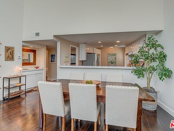4th image of 4242 Stansbury Ave Unit 304