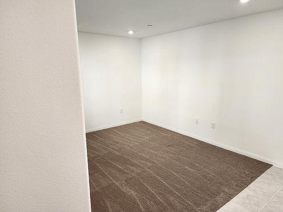 4th image of 1528 Redbud Way