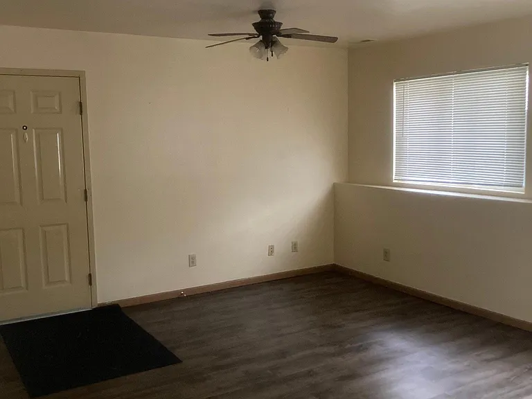 2324 Ashland Cir #1 — Photo 9