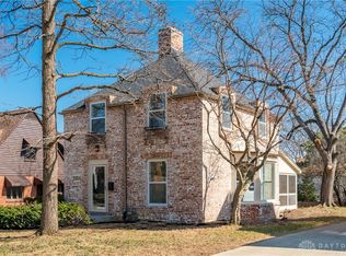 2524 Roanoke Ave, Oakwood, OH 45419