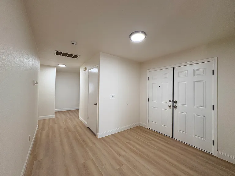 7757 Southbreeze Dr — Photo 2