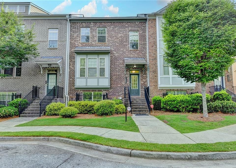 1st image of 2640 Village Place Dr