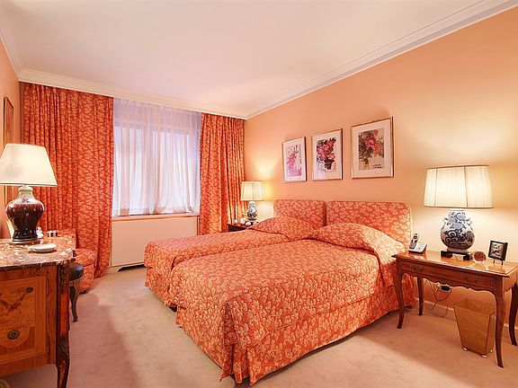 5th image of 860 5th Ave APT 8H