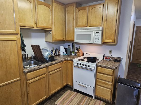 5601 Lexington St #111