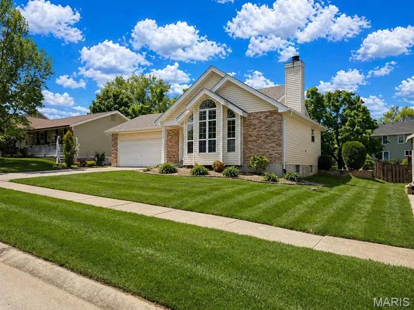 235 Birmingham Dr, O'Fallon, MO 63366