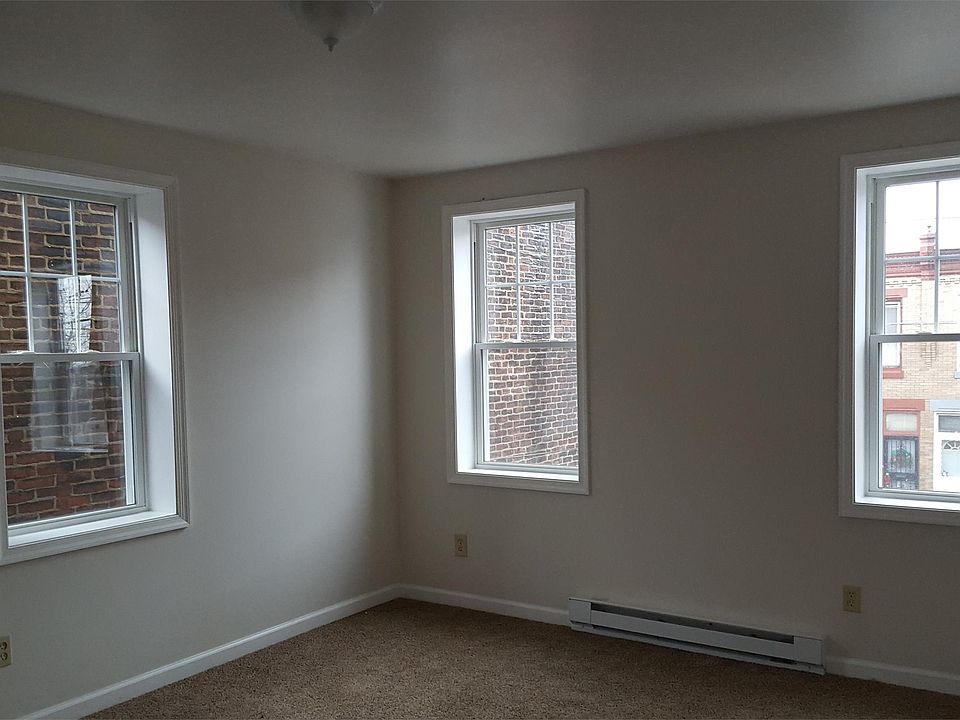 2nd image of 2853 N Mascher St #2