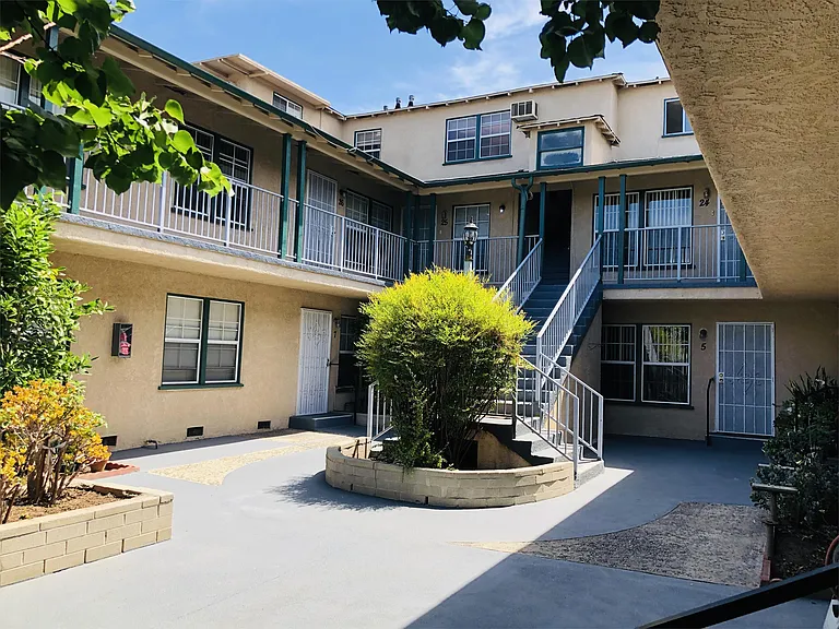 410 S Sierra Madre Blvd #21 — Photo 31