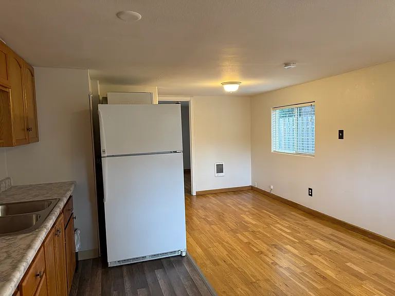 116 SE 192nd Ave — Photo 5