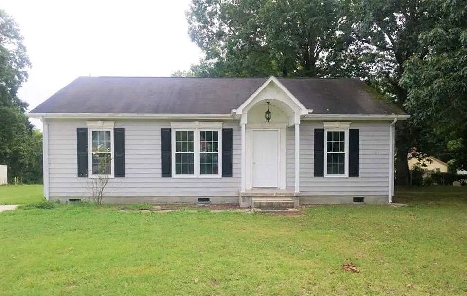 1st image of 940 Floyd Ln